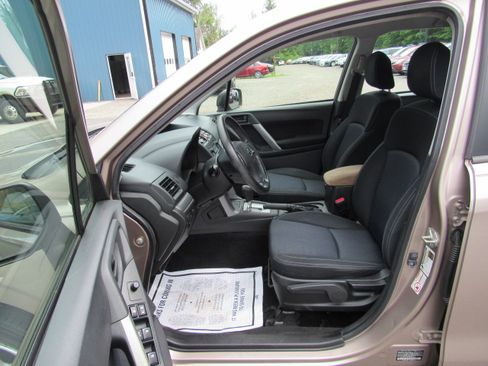 Used 2014 Subaru Forester 2.5i AWD/4WD image 15