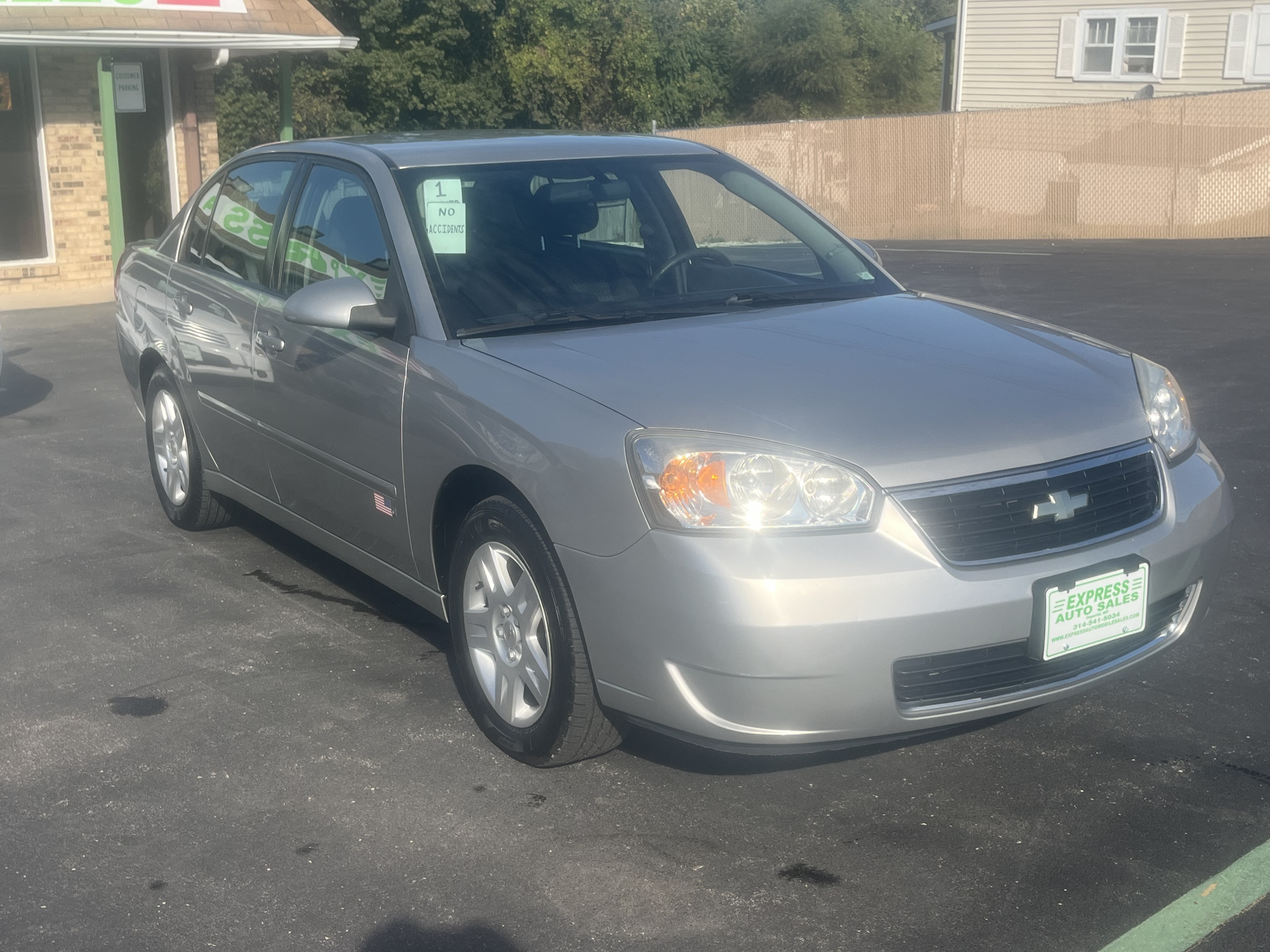 Used 2007 Chevrolet Malibu LT V6 FWD image 3