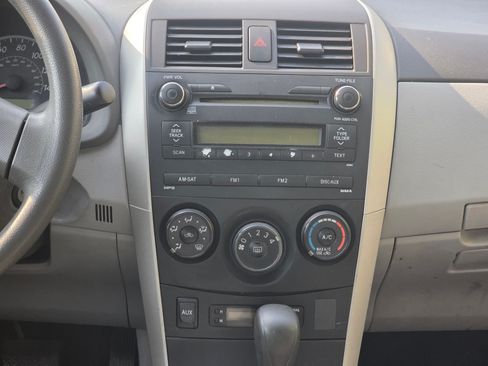 Used 2010 Toyota Corolla image 13