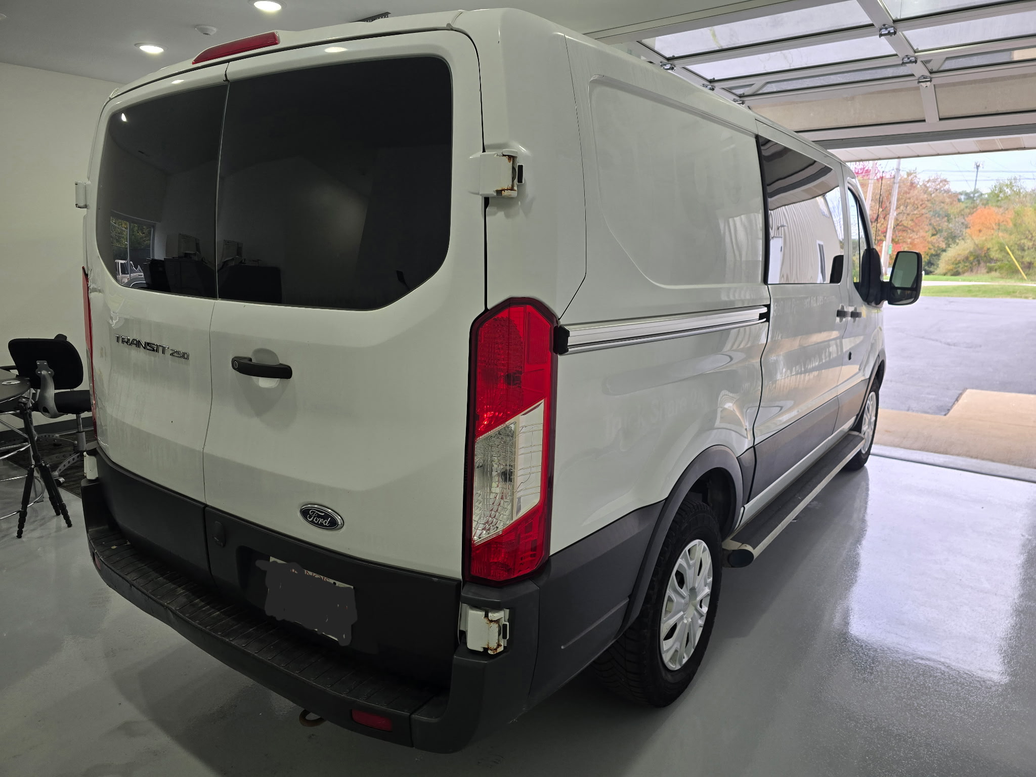 Used 2019 Ford Transit 250 130 Low Roof RWD image 6