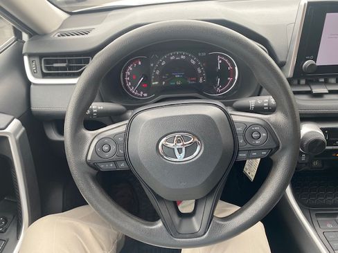 Used 2024 Toyota RAV4 LE image 20