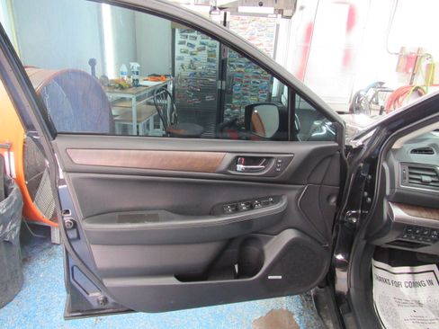 Used 2016 Subaru Outback 3.6R Limited image 14