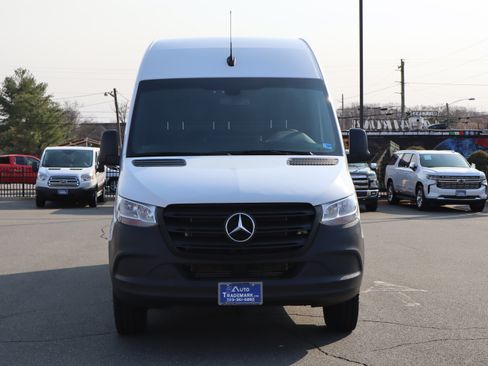 Used 2022 Mercedes-Benz Sprinter 3500 image 2