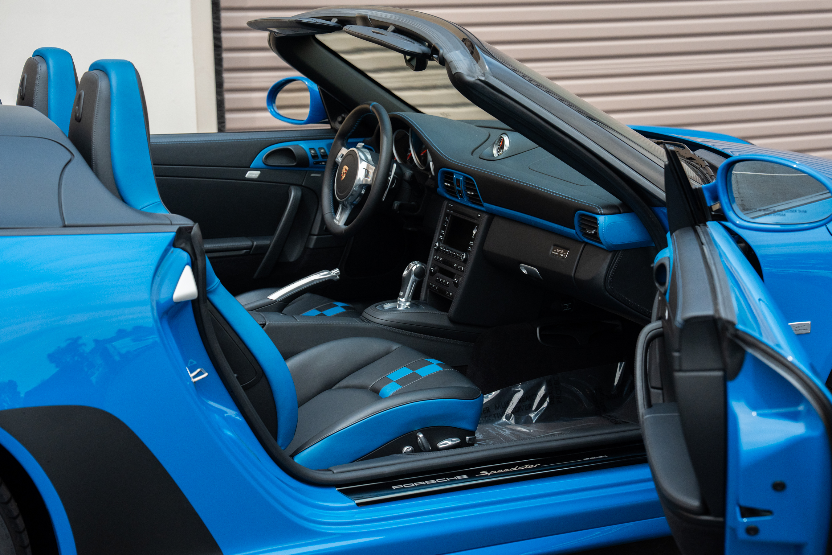 Used 2011 Porsche 911 Speedster RWD image 2