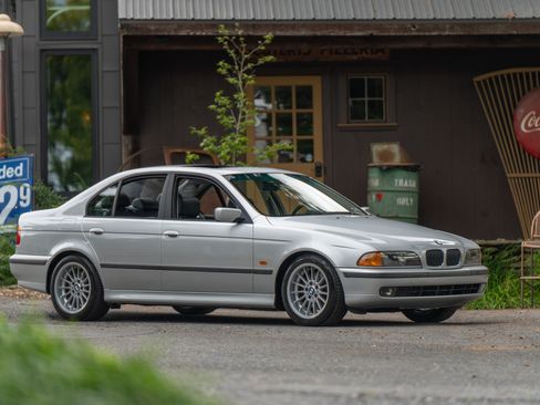 Used 2000 BMW 540i Sedan RWD image 16