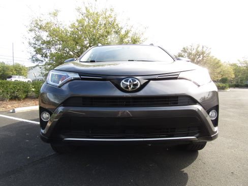 Used 2017 Toyota RAV4 XLE image 8