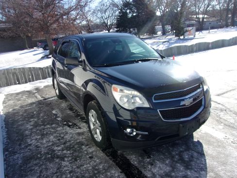 Used 2015 Chevrolet Equinox LS image 2