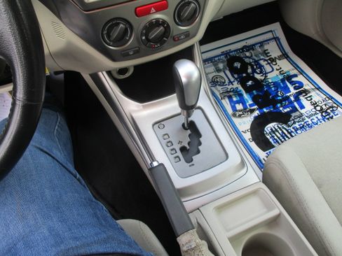 Used 2010 Subaru Impreza 2.5i Premium image 32