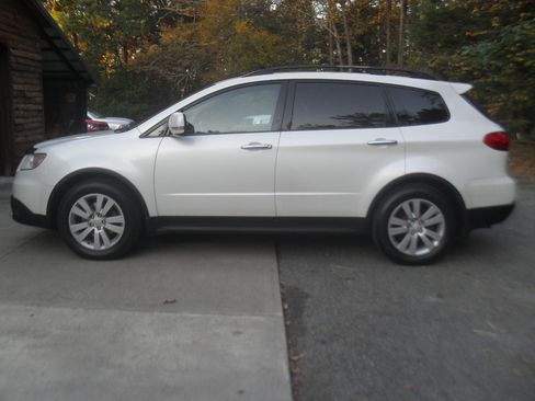 Used 2011 Subaru Tribeca Limited image 5