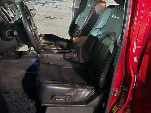 Used 2013 Nissan Frontier PRO-4X image 27