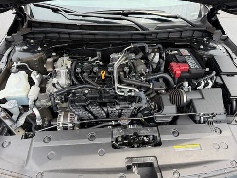 Used 2024 Nissan Altima 2.5 S FWD image 18