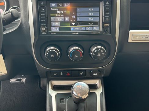Used 2014 Jeep Compass FWD Latitude image 16