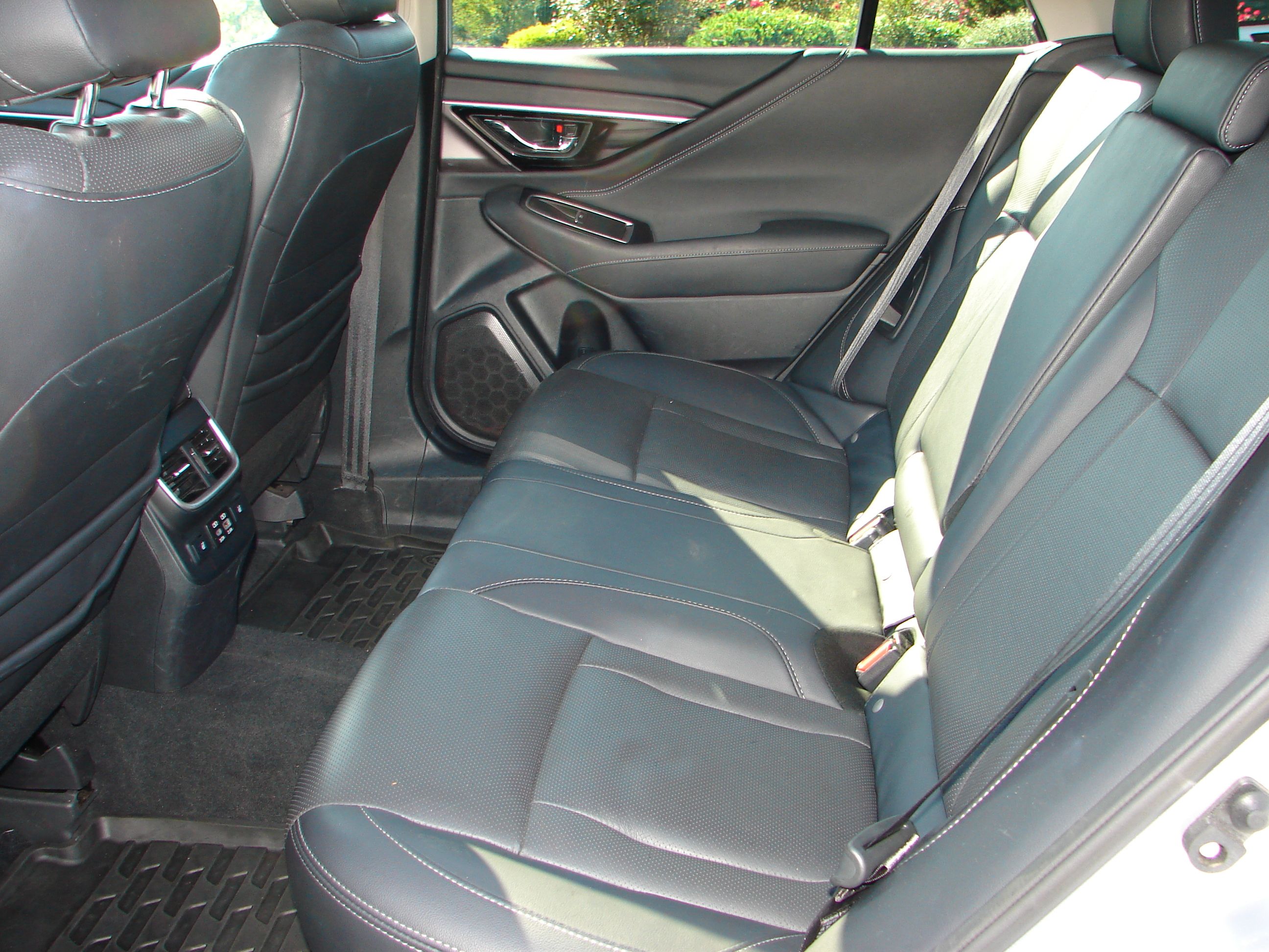 Used 2023 Subaru Outback Limited AWD/4WD image 7