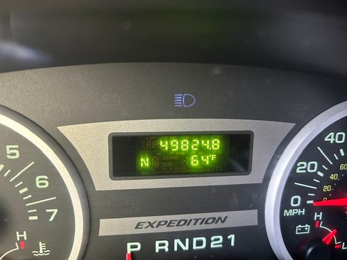 Used 2006 Ford Expedition 4WD XLT image 9