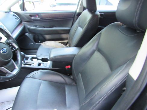 Used 2018 Subaru Outback 2.5i Limited AWD/4WD image 12