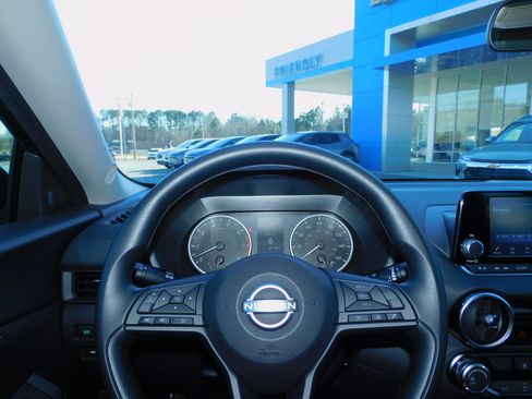 Used 2025 Nissan Sentra S image 2