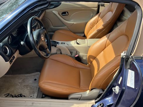 Used 2003 MAZDA MX-5 Miata SE image 3