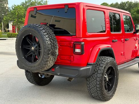 Used 2019 Jeep Wrangler 4WD Unlimited Sahara image 43