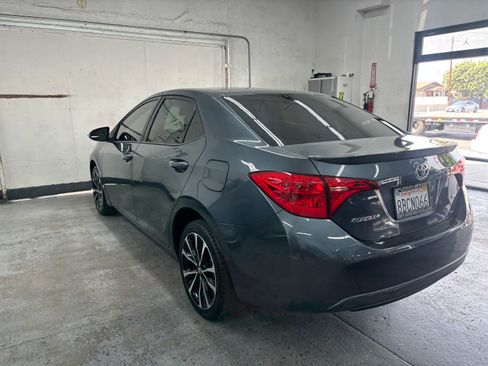 Used 2018 Toyota Corolla SE image 3