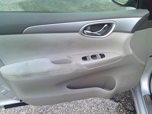 Used 2013 Nissan Sentra SV FWD image 7