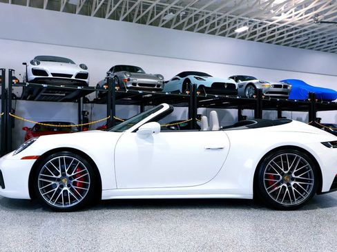 Used 2024 Porsche 911 Carrera 4S AWD/4WD image 4