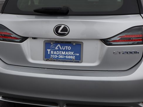 Used 2013 Lexus CT 200h Premium image 11