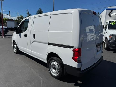 Used 2020 Nissan NV200 S FWD image 2