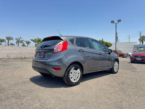 Used 2015 Ford Fiesta SE Hatchback FWD image 9