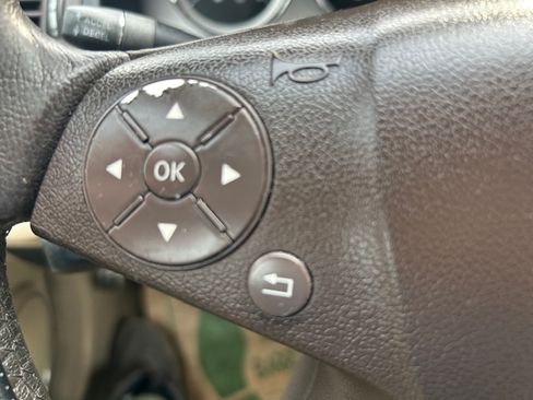 Used 2010 Mercedes-Benz C 300 Sport image 10