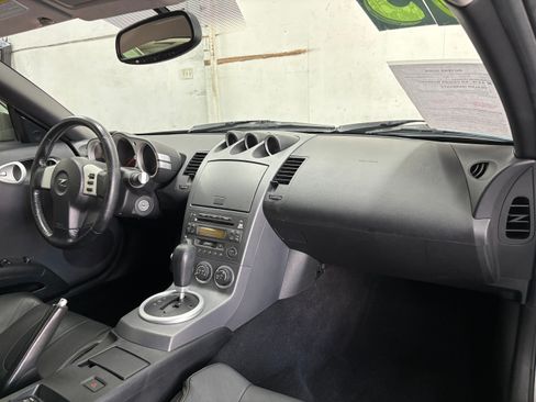 Used 2003 Nissan 350Z image 16