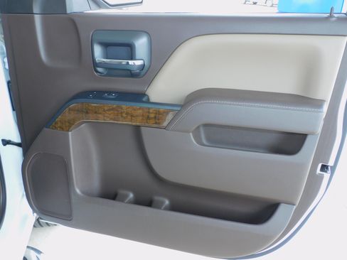 Used 2018 Chevrolet Silverado 1500 LT image 24