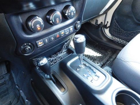 Used 2016 Jeep Wrangler 4WD Unlimited Sport image 14