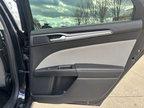 Used 2015 Ford Fusion S image 13