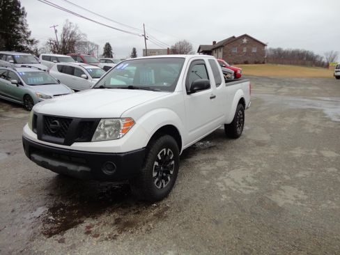 Used 2009 Nissan Frontier image 3