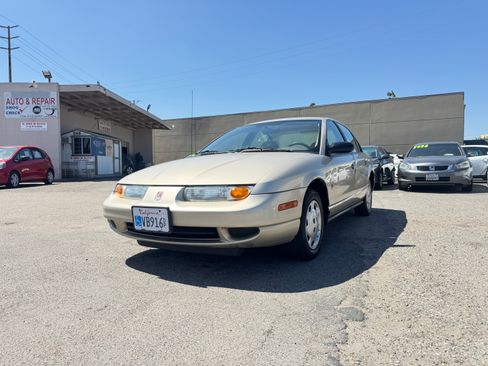 Used 2001 Saturn S-Series SL1 Sedan FWD image 2
