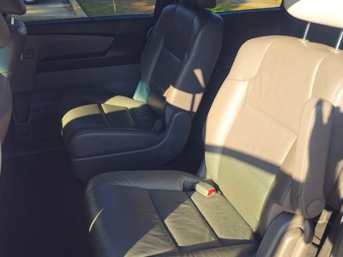 Used 2011 Honda Odyssey EX-L image 12