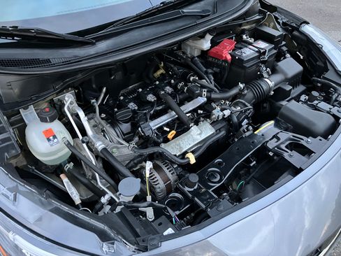 Used 2021 Nissan Versa SR image 13