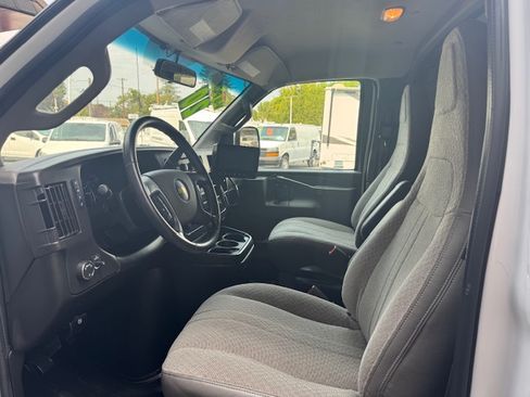Used 2020 Chevrolet Express 3500 image 9