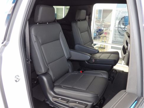 Used 2025 GMC Yukon XL Denali image 29