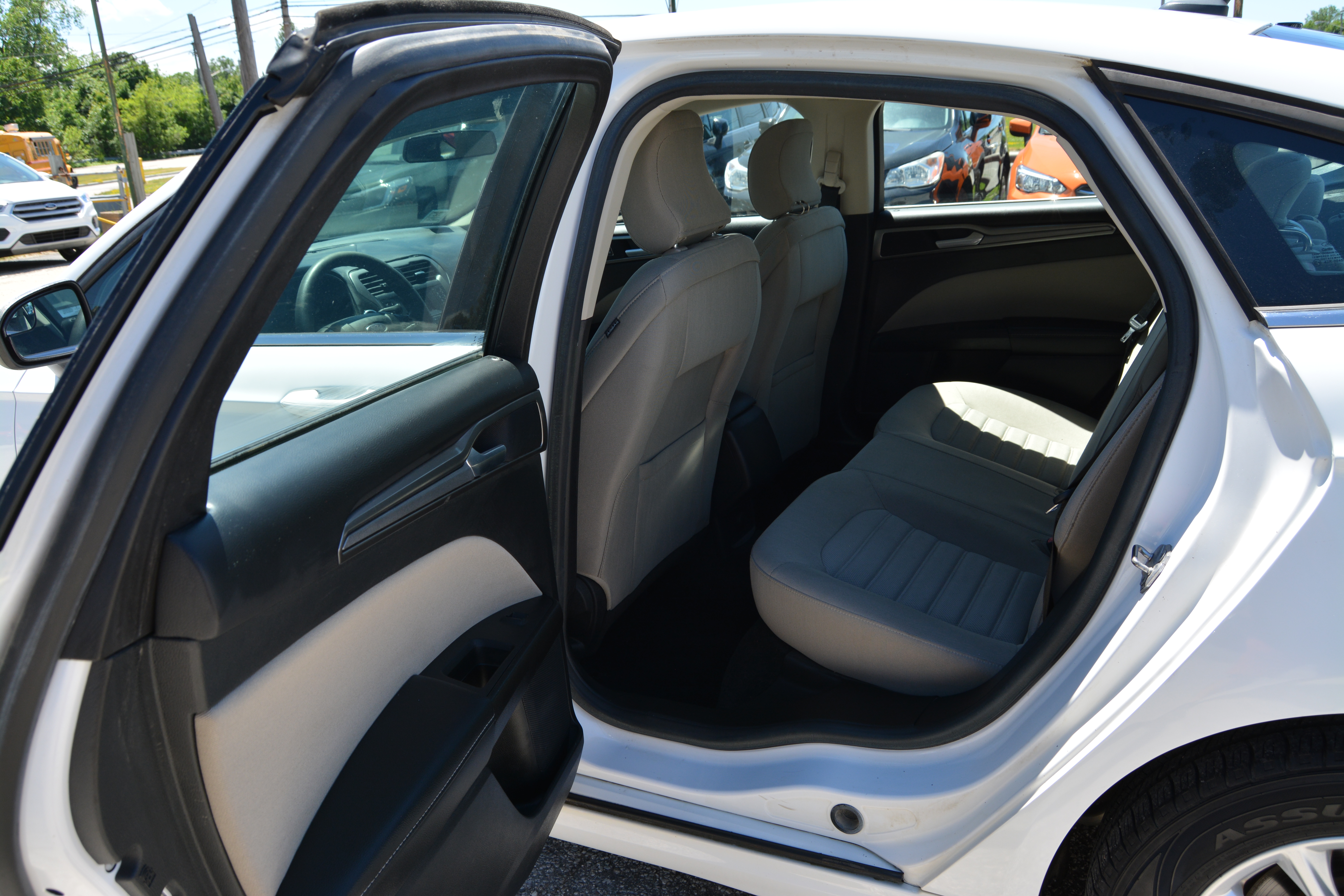 Used 2017 Ford Fusion S FWD image 14