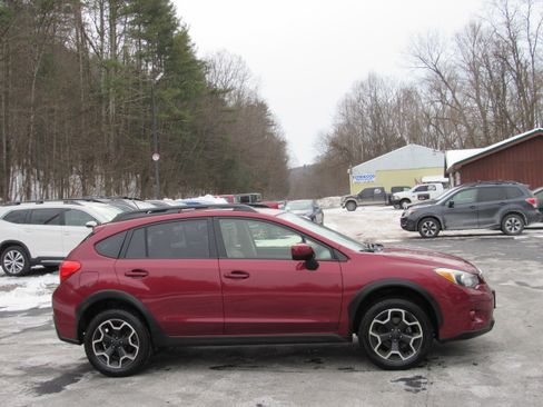 Used 2013 Subaru XV Crosstrek 2.0i Premium image 11