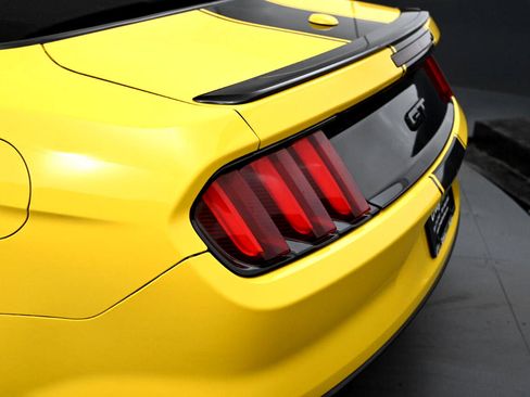 Used 2017 Ford Mustang GT Premium image 42