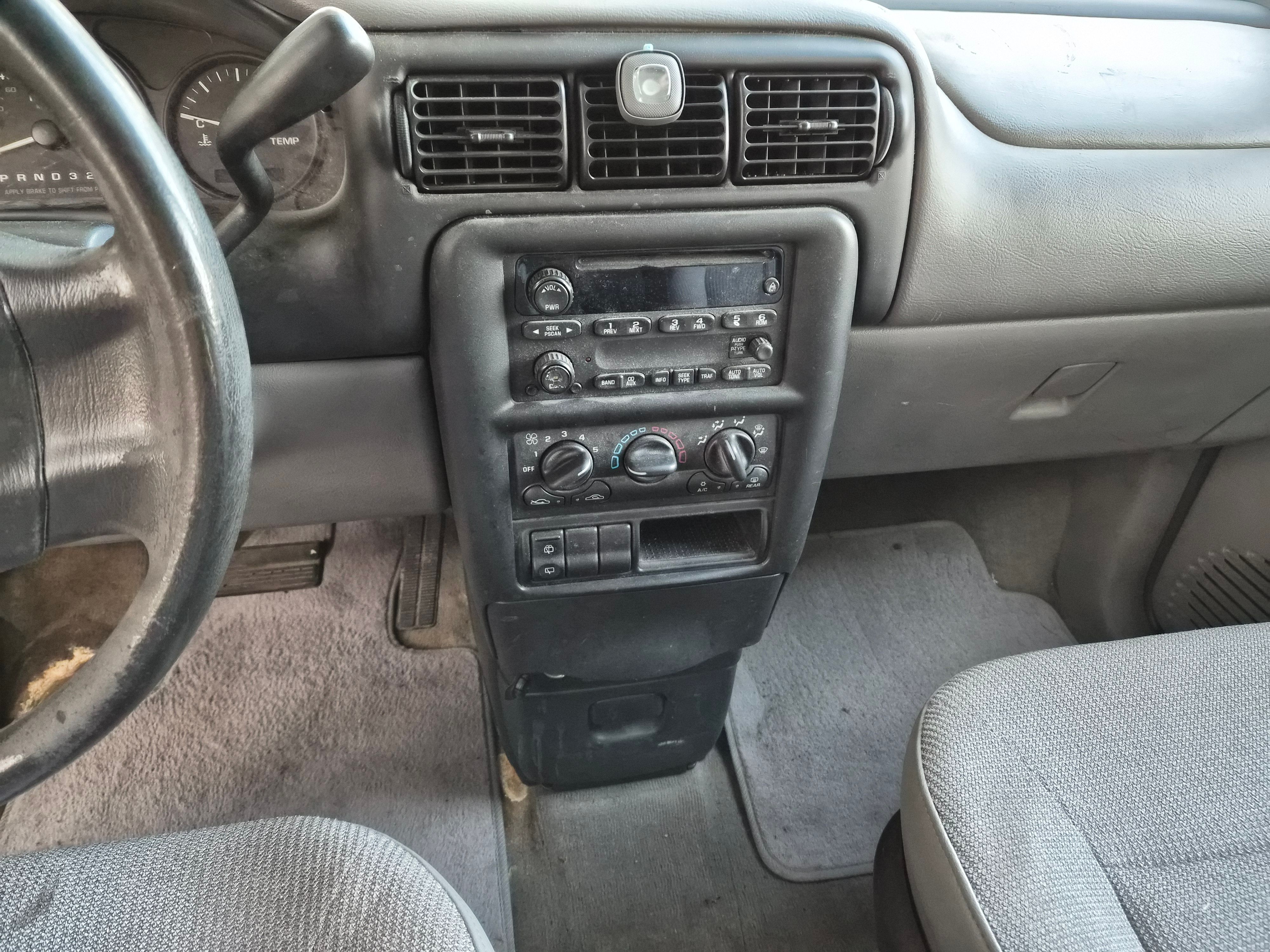 Used 2004 Chevrolet Venture UNAVAIL FWD image 7
