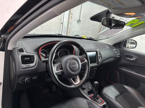 Used 2019 Jeep Compass Trailhawk image 11