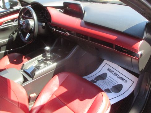 Used 2021 MAZDA MAZDA3 w/ Premium Package image 4