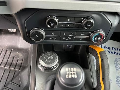 Used 2022 Ford Bronco Badlands image 17