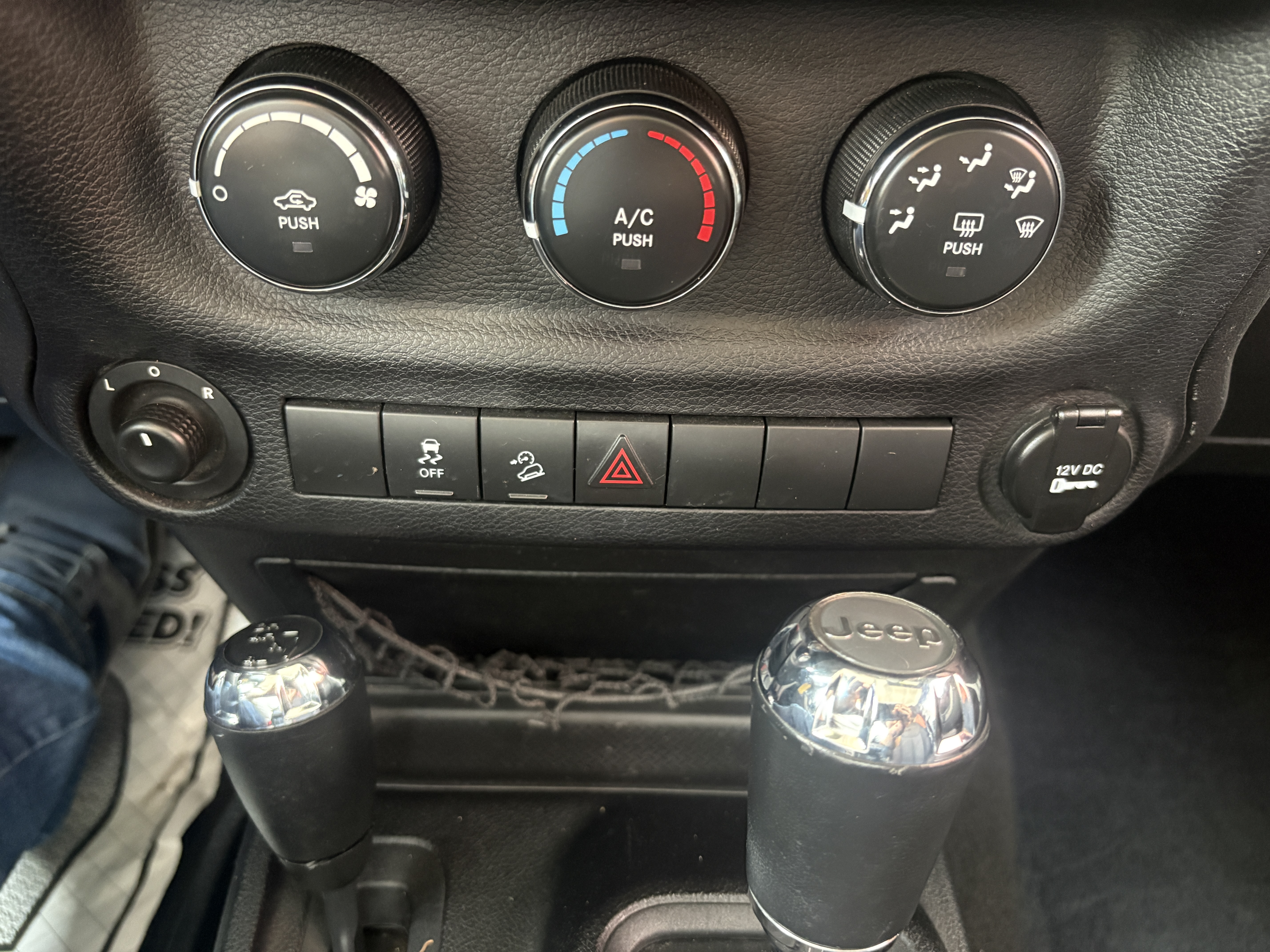 Used 2014 Jeep Wrangler 4WD Unlimited Sport image 19
