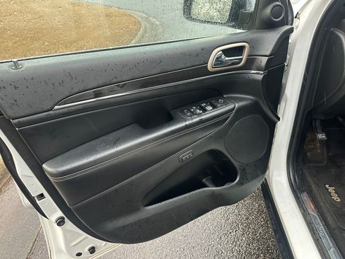 Used 2014 Jeep Grand Cherokee Limited image 14