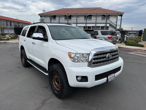 Used 2011 Toyota Sequoia Limited image 11