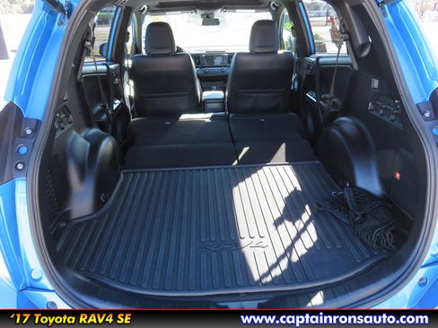 Used 2017 Toyota RAV4 SE image 14
